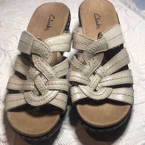 Clarks Women's leather Cream Sandals